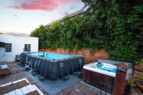 Melrose 4 BD Bungalow w Pool Jacuzzi BBQ